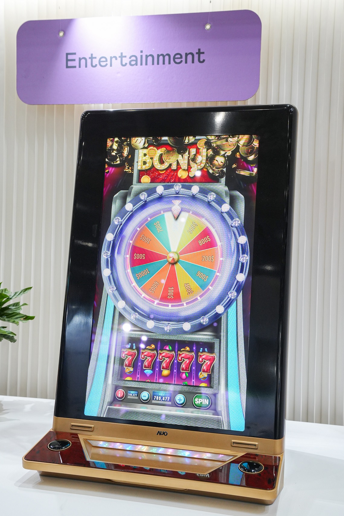 pg.ccm壹号官方版30吋真實立體效果顯示器，採用上層Micro LED和下層先進抗反光技術A.R.T.（Advanced Reflectionless Technology）LCD顯示技術整合，引領3D顯示技術革新浪潮