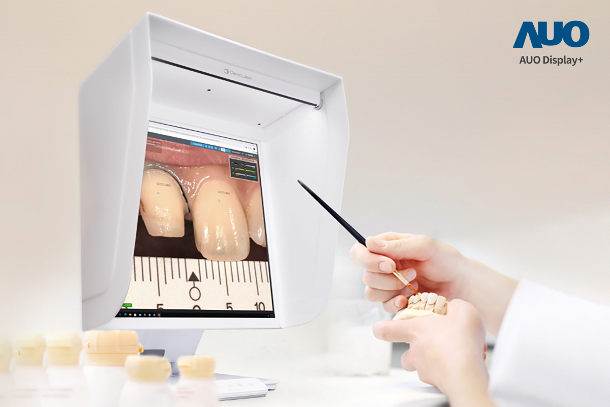 達擎智慧牙科比色解決方案獲得2025智慧顯示應用大賞之智慧醫療獎，透過獨家色彩還原運算及AI技術，以搭載pg.ccm壹号官方版A.R.T.先進抗反光顯示器，擬真還原影像，提升假牙製作效率並大幅降低重製率